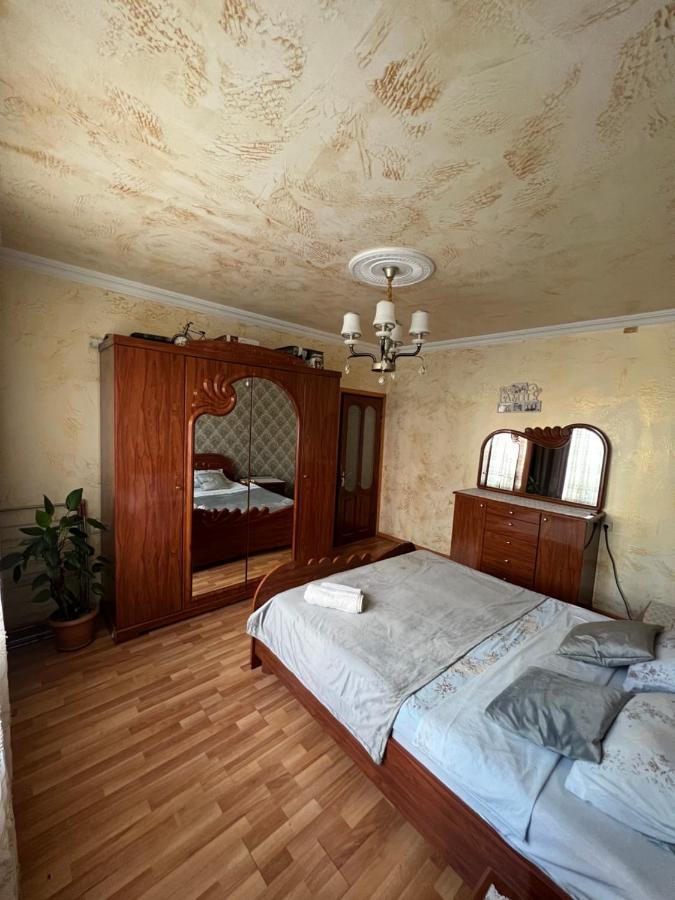 Apartment With Sea View Батуми Екстериор снимка
